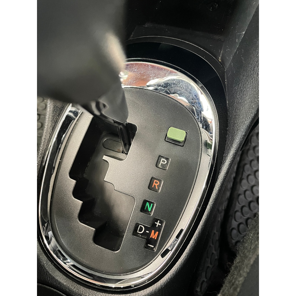 ปุ่มปลดเกียร์ว่าง Shift Lock ปลดเกียร์ว่าง Toyota Sienta vios Yaris 5 ประตู แทนกุญแจเสียบ 3D print