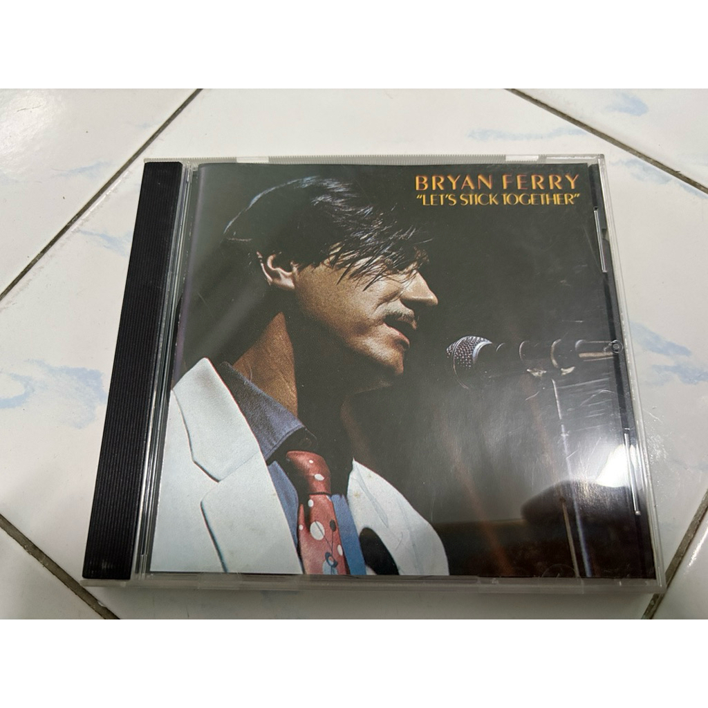 CD : BRYAN FERRY - LET'S STICK TOGETHER.