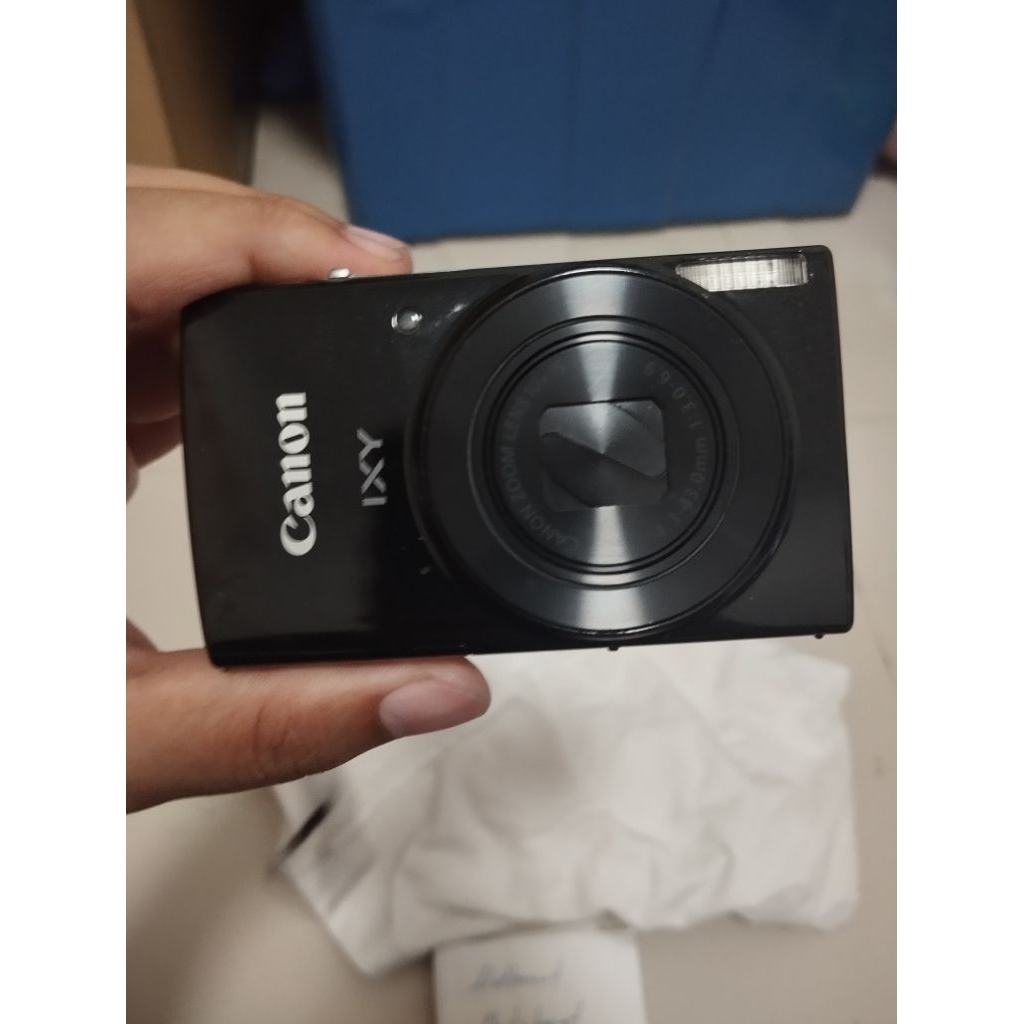 อ่านตำหนิก่อน ขายกล้องดิจิตอล Canon Ixy210 หรือ Ixus 190 Wifi สภาพดีมากครับ ใช้งานได้ปกติ แฟลชออก ไม