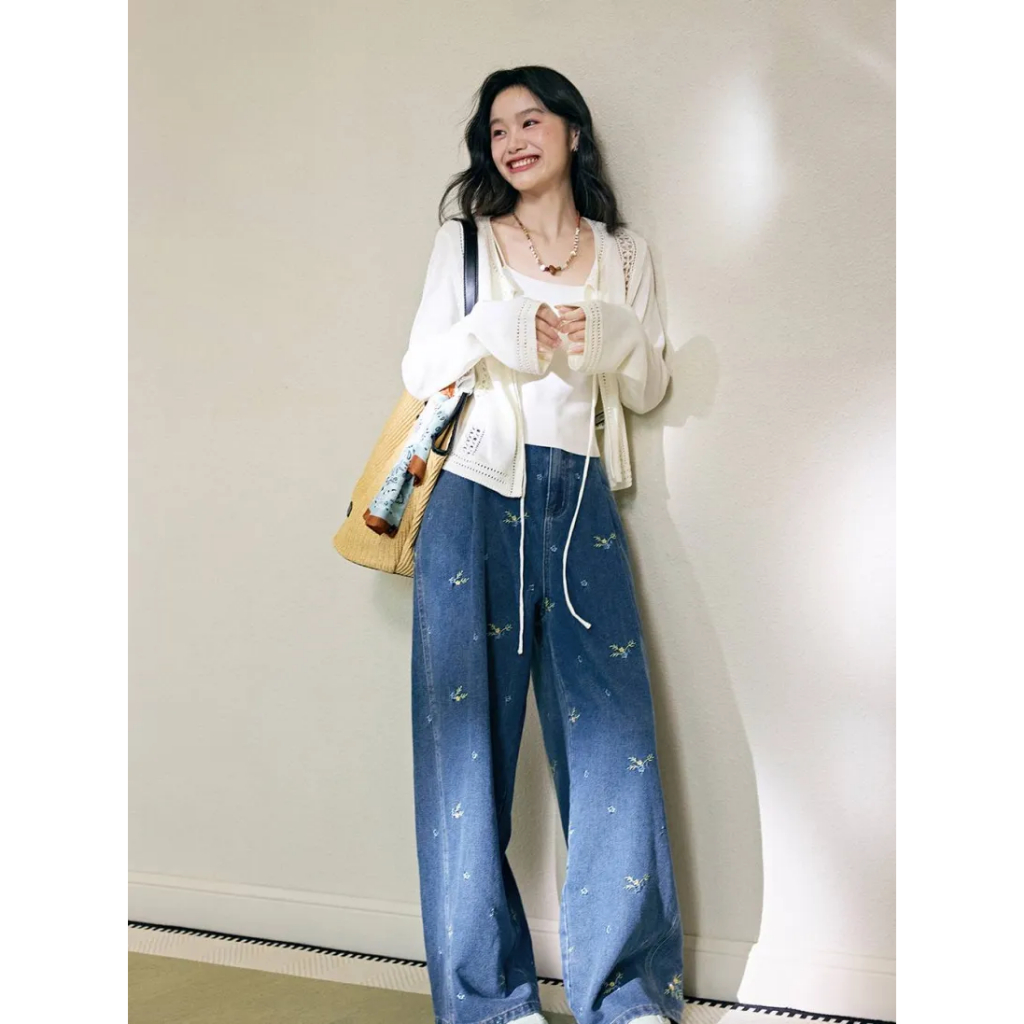 [พรีออเดอร์] KUOSE : Floral Embroidered Wide Leg Jeans