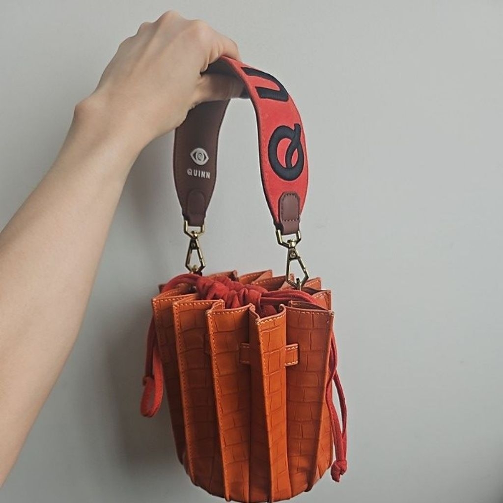 QUINN Bag (chic and fashionable)