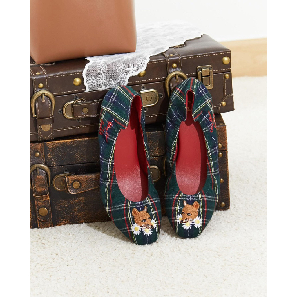 ส่งต่อ! รองเท้า Ploy Chava x OandB Audrey Friend Holiday สีเขียว