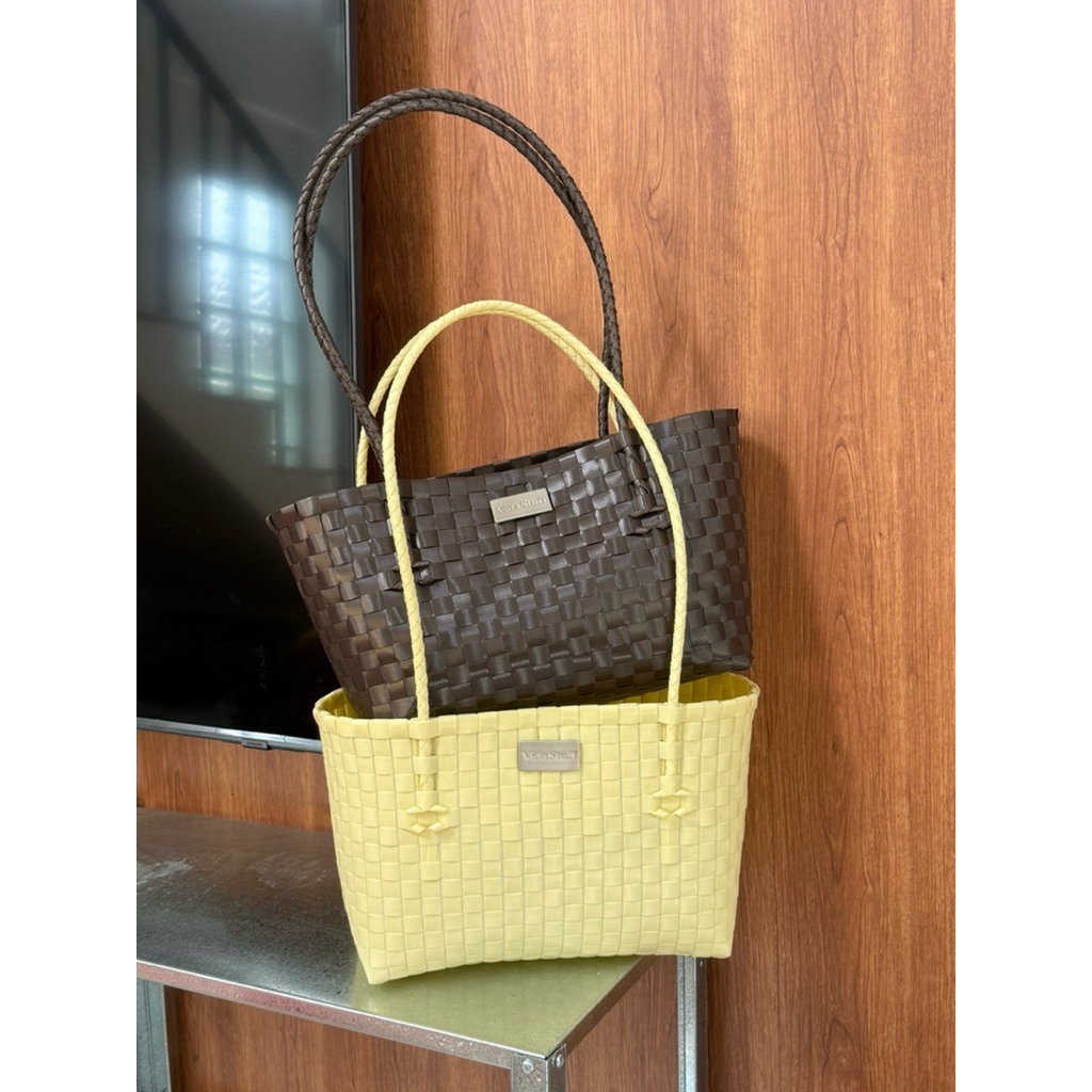 กระเป๋าสาน Vida รุ่น Saan Bag สะพายข้างขึ้นไหล่ได้