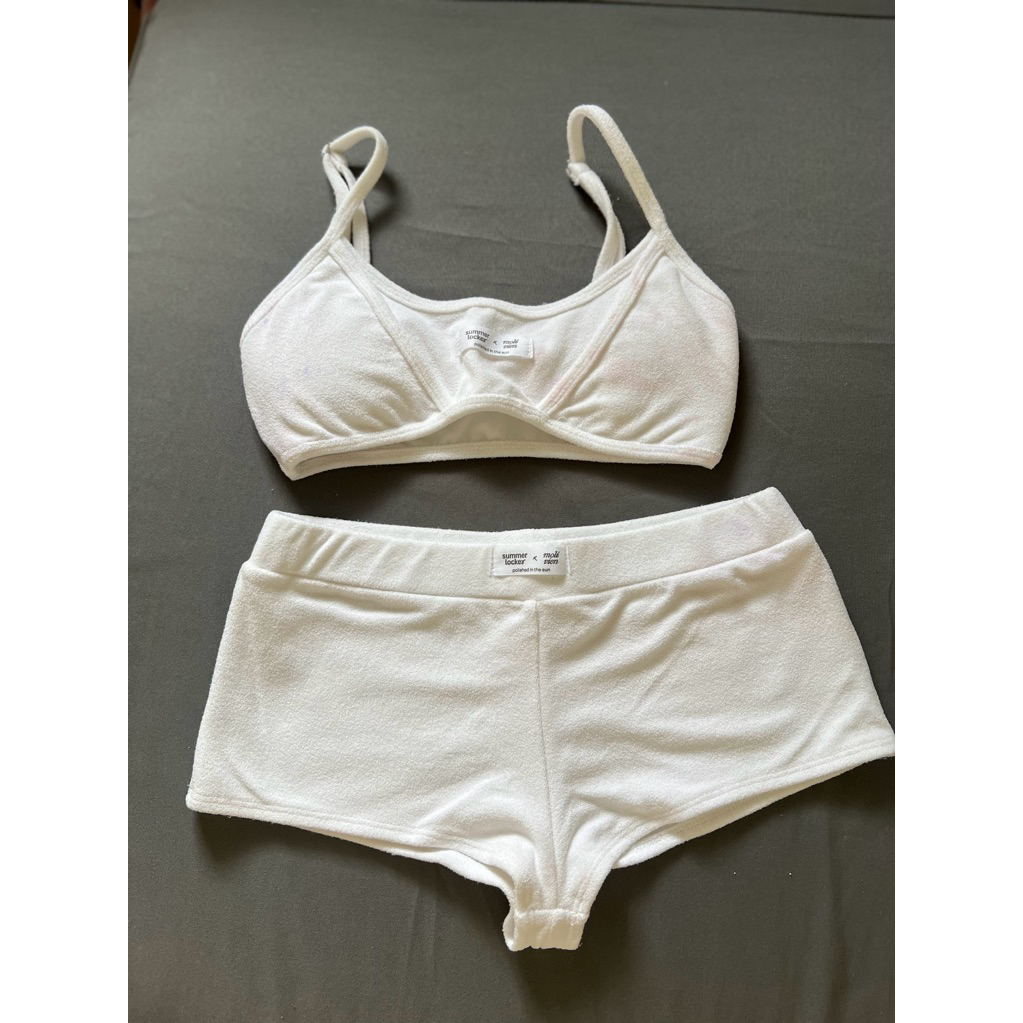 ชุดว่ายน้ำsummer.locker