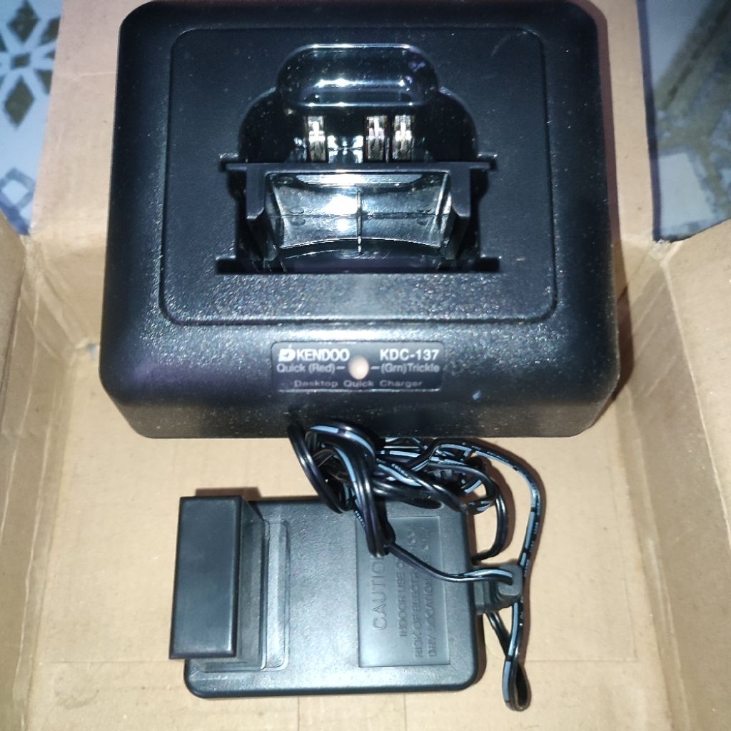 แท่นชาร์จ ICOM 3fgx, ICOM V8