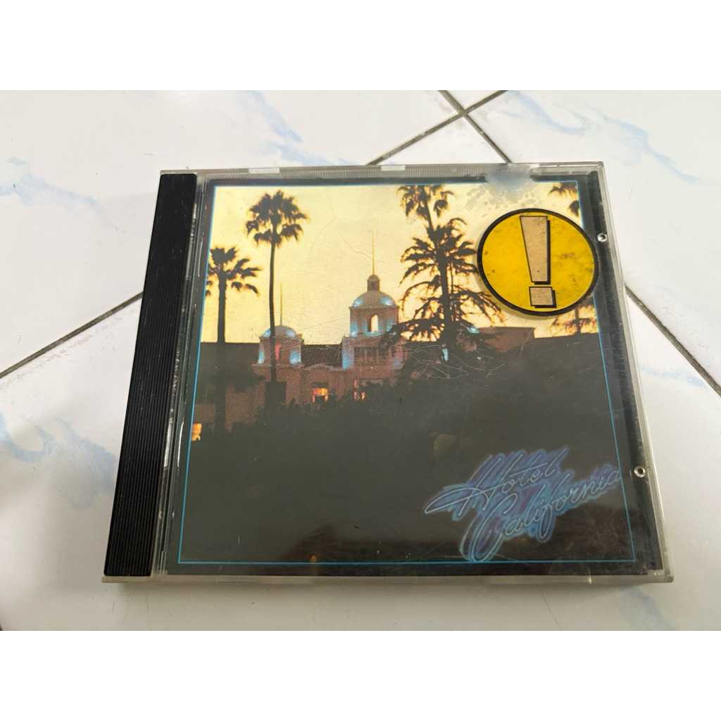 CD : EAGLES - HOTEL CALIFORNIA.