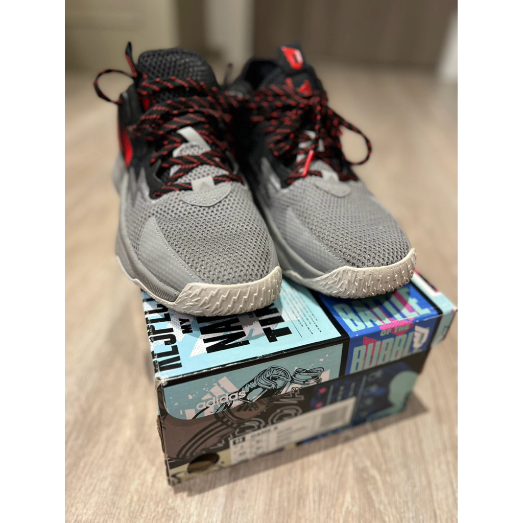 Dame8 basketball shoe used like new with box adidas