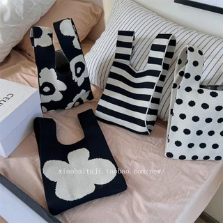 Cute_Girl กระเป๋าถือ bag สไตล์เกาหลี ins ลายสก็อต ลายจุด ลายทาง พกพาได้ ขาวดำ อเนกประสงค์ เรียบง่าย