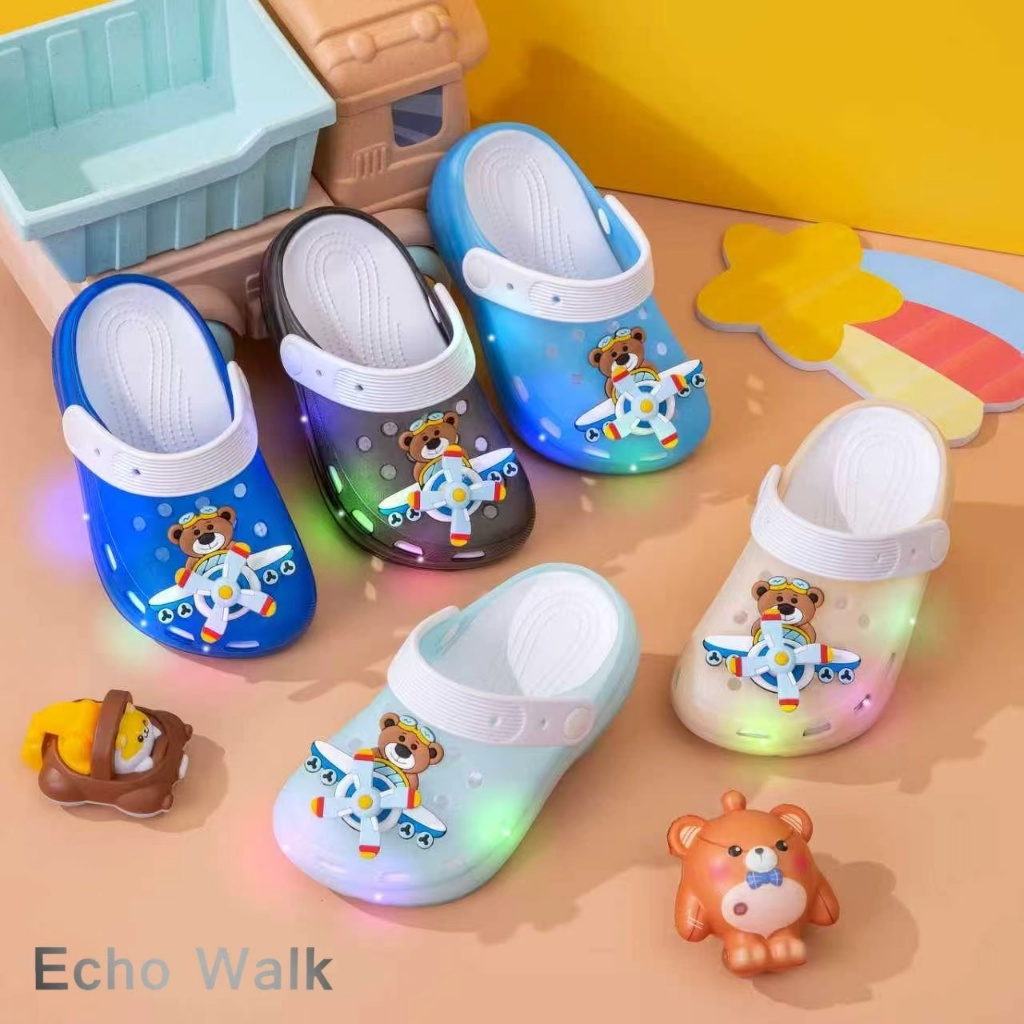 Echo Walk รองเท้าเด็กมีไฟ ลายหมีขับเครื่องบิน น่ารัก กันลื่น เบา ใส่สบาย เหมาะใส่เล่นและไปโรงเรียน