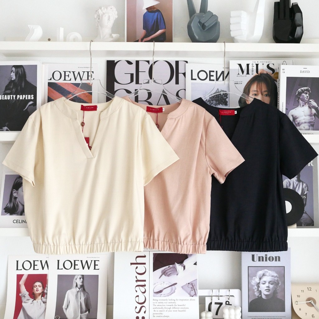 Lawyer Store | [5181642] เสื้อแขนสั้น แต่งจีบไหล่ เอวสม็อค เนื้อผ้าใส่ง่าย สไตล์ฝ้ายญี่ปุ่น ทรงคอจีน ใช้เทคนิคอัดยับ