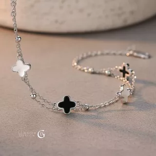 GLAMOR✨สร้อยข้อมือเงินแท้ Duet Charm สร้อยข้อมือแฟชั่น สร้อยข้อมือรูปดอกโคลเวอร์สี่แฉกสีดำและสีขาว