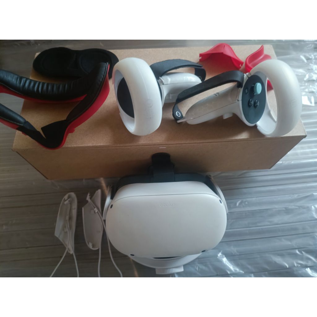Oculus Quest 2 128gb พร้อมอุปกรณ์เสริม