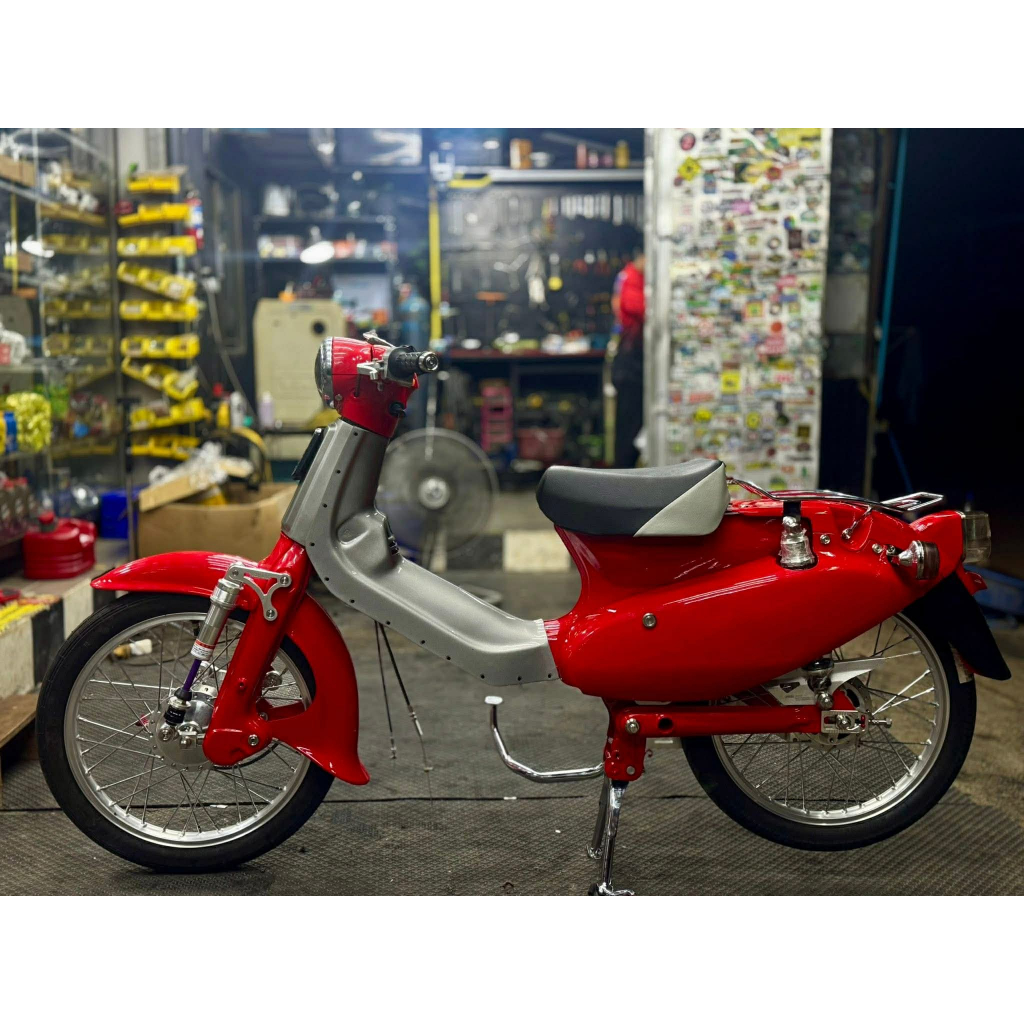 กระดอง ครอปโคลง HONDA C70 สำหรับใส่รถคลาสสิคงานผลิตใหม่งานหล่อไฟเบอร์งานดิบต้องไปพ่นสีเองงานสวยใส่สนิททรงสวยวินเทจ