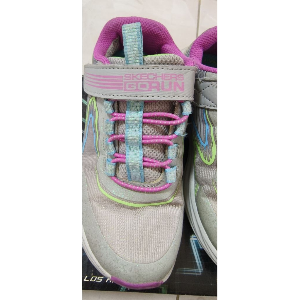 รองเท้าผ้าใบเด็กมือสองยี่ห้อ sketchers