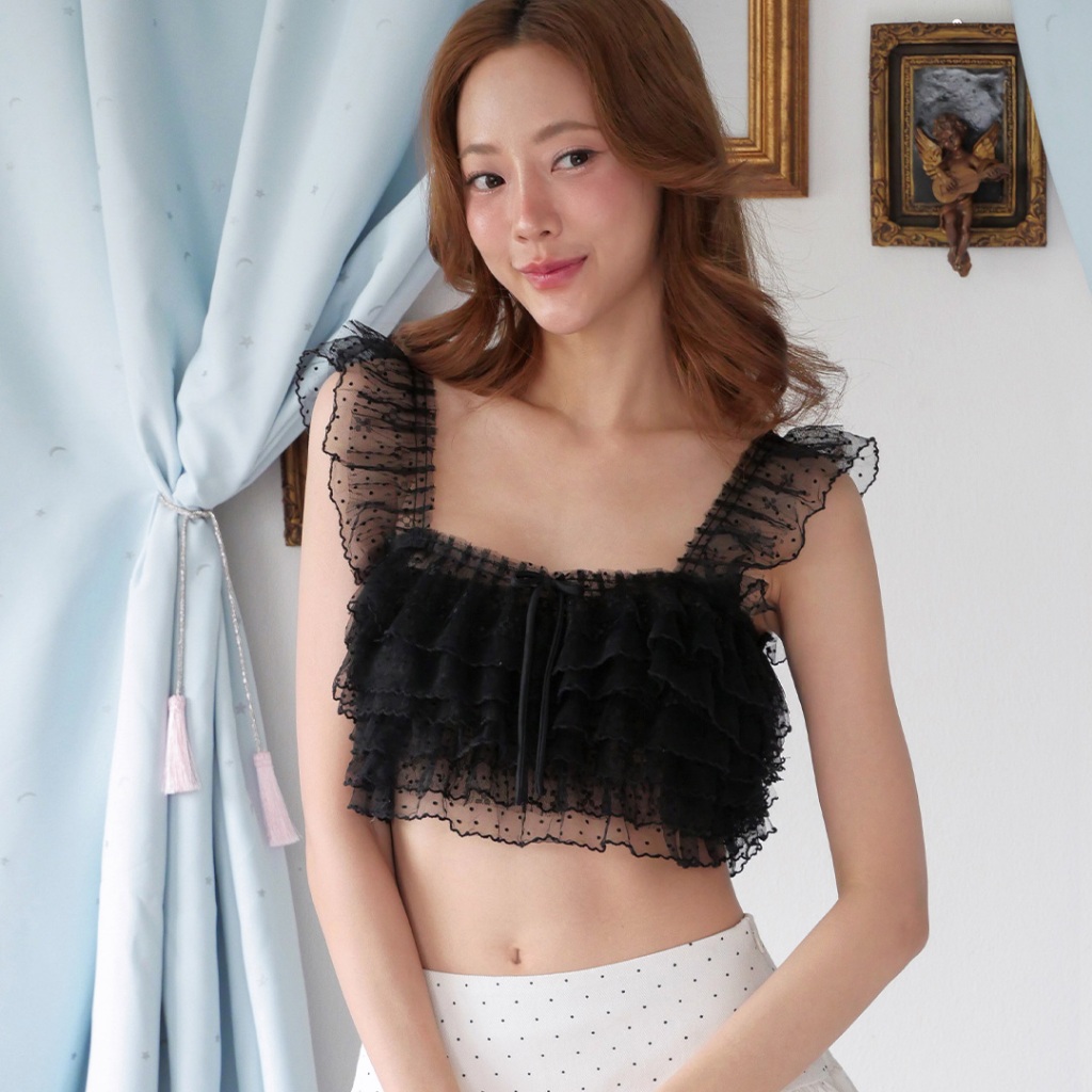 LUCA STUDIO_Black Alice crop top – เสื้อผ้าระบายลูกไม้สีดำ เนื้อผ้าโปร่งบาง ตกแต่งโบว์ด้านหน้า
