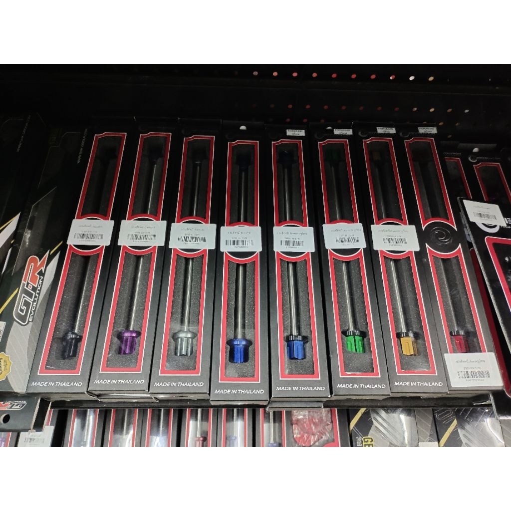 แกนล้อหน้า Forza350 รีโวลูชั่น สามารถใส่กับกระบอกโช๊คRSVซัพแทงค์ได้