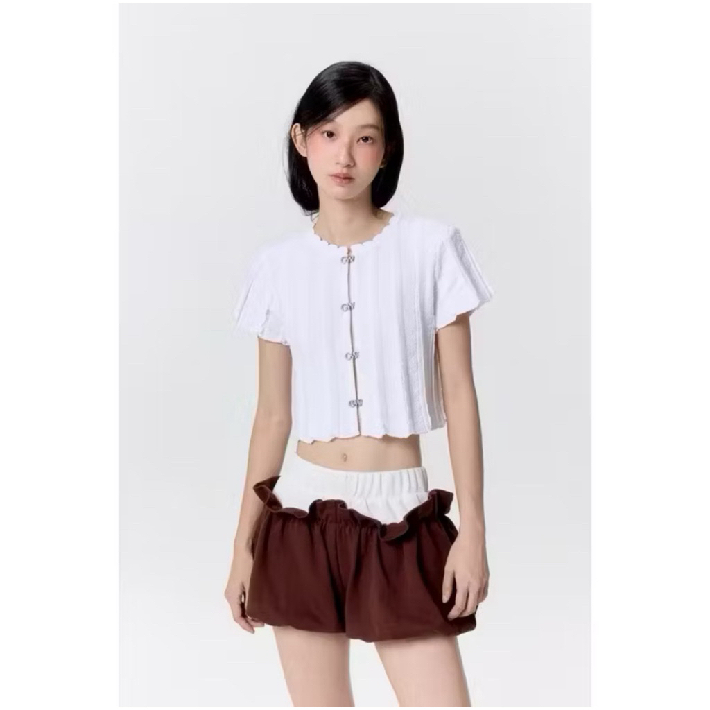 GENTLE WOMAN | รุ่น GW RUFFLE TOP เสื้อครอปไหมพรม