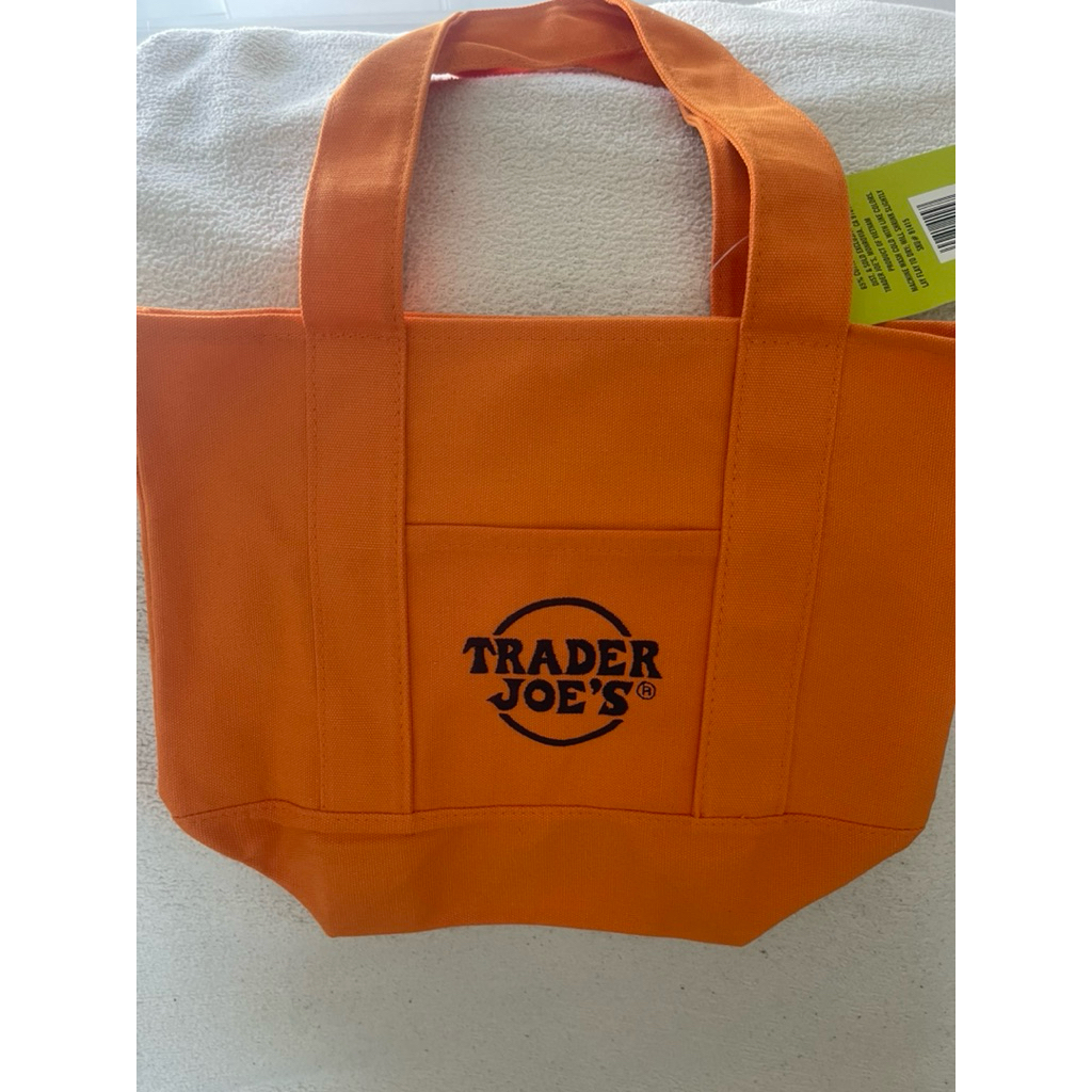 *พร้อมส่ง* กระเป๋า Trader Joe's  Tote BAG CANVAS