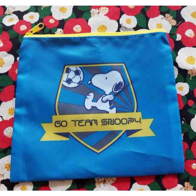 กระเป๋า Snoopy สนูปี้ มีซิป จากญี่ปุ่น ใส่ของใช้ เครื่องสำอาง ฯลฯ พกพา Size : 18 x 16 cm