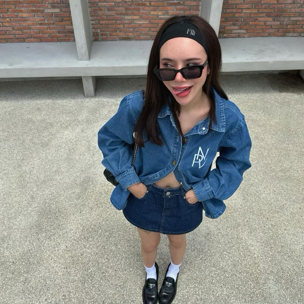 (ส่งต่อ) เสื้อ NAPATVOGUE รุ่น NPV SUPER DENIM SHIRT