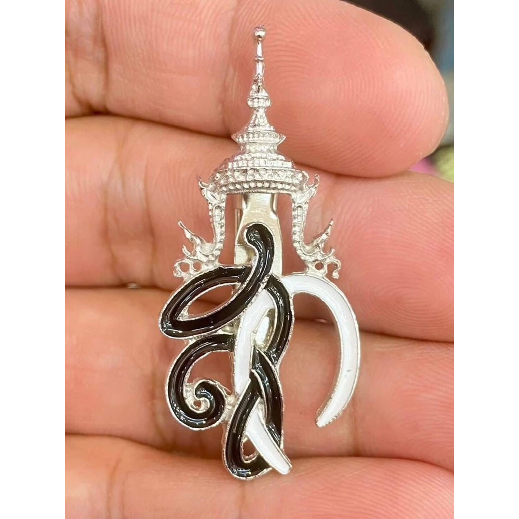 เข็มกลัด สก 🖤 เข็มกลัด สก ประดับ สวยงาม🖤 สีเงิน สีทอง พร้อมส่ง #เข็มกลัดไว้อาลัย⚫️