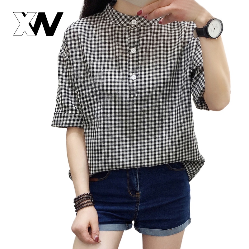 New เสื้อแฟชั่นผู้หญิง แต่งกระดุมด้านหน้า แขนสั้นพับขึ้นพร้อมดีไซน์คอตั้งครึ่งตัว ลายสก๊อตสีสวยมาก ใส่ได้ทุกโอกาสเลยน้าา