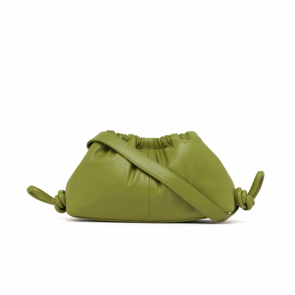 [ส่งต่อ] GARMENTI - Gyoza Bag 💚