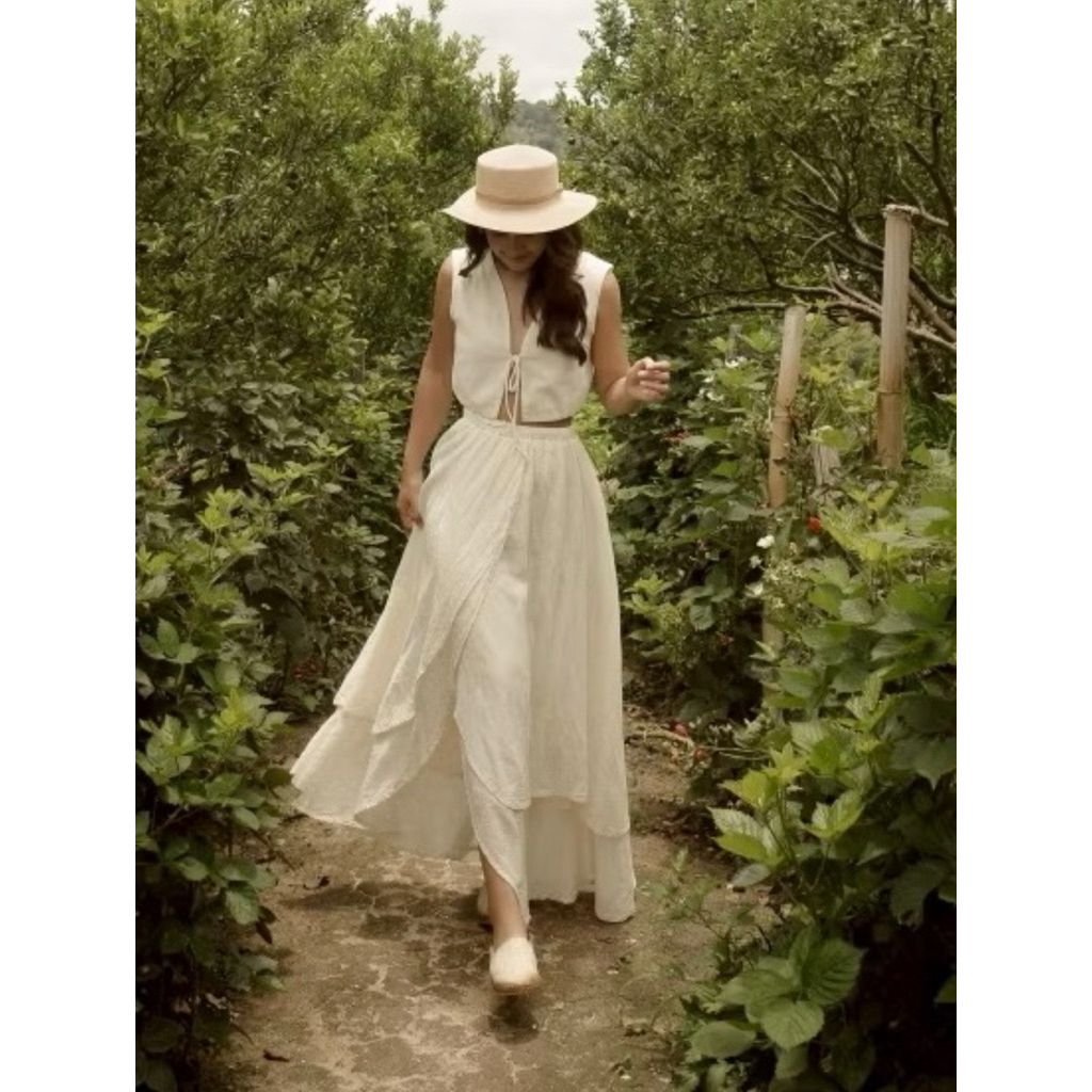 Talons_official Rainy เรนนี่ เสื้อแขนกุ๊ดผูกโบหน้า + Anya อันยา กระโปรง2เลเยอร์ มือ 2 ใส่ครั้งเดียว