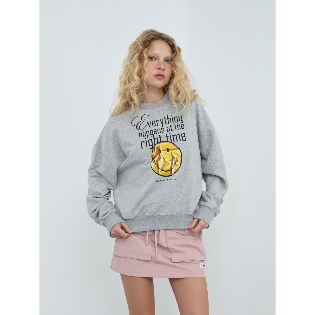 KANNI - SMILEY SWEATSHIRT เสื้อสเวตเตอร์แขนยาวเอวจั้ม