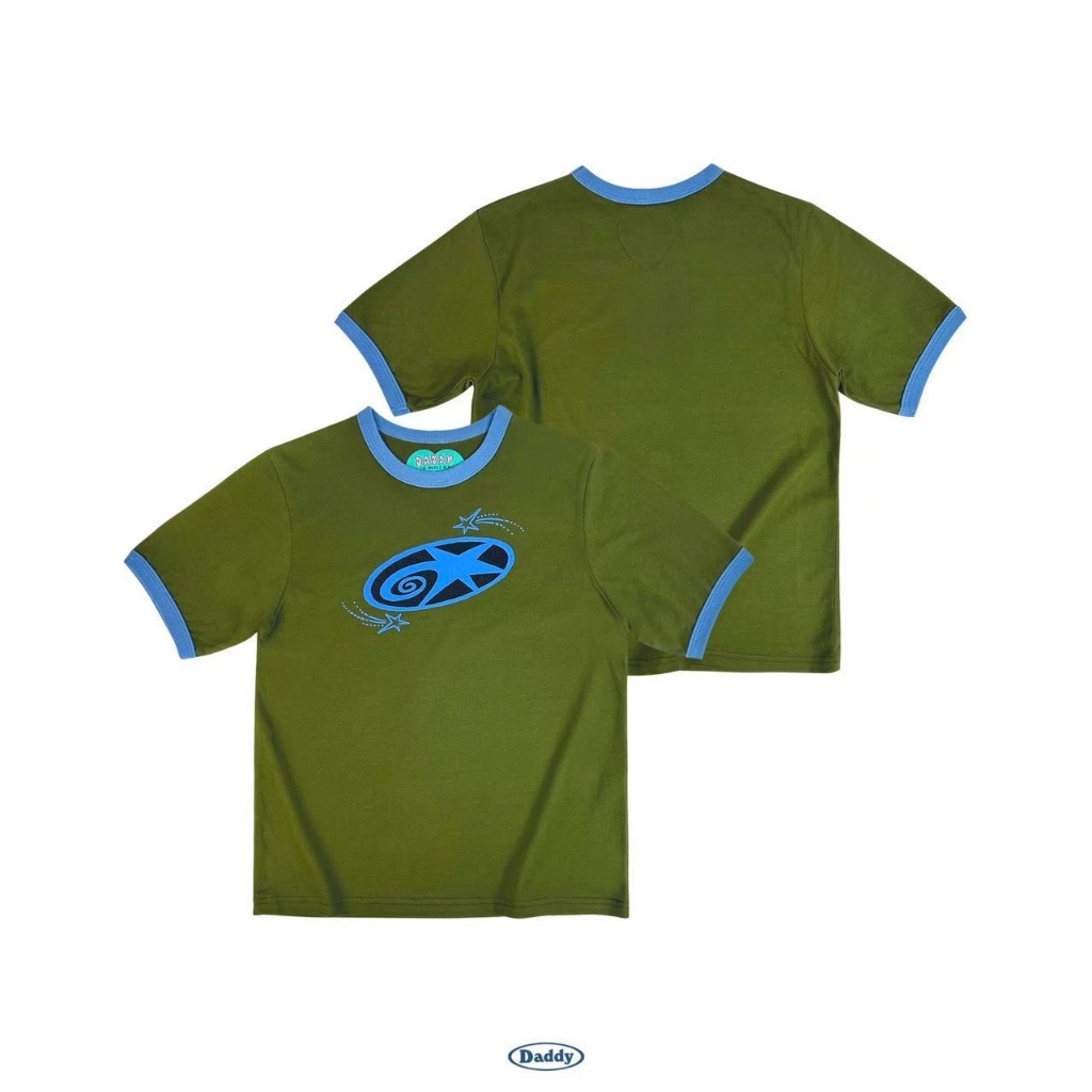 DADDY | Spiral Star Boxy Ringer Tee เสื้อยืด สีเขียวขี้ม้า สุดน่ารัก