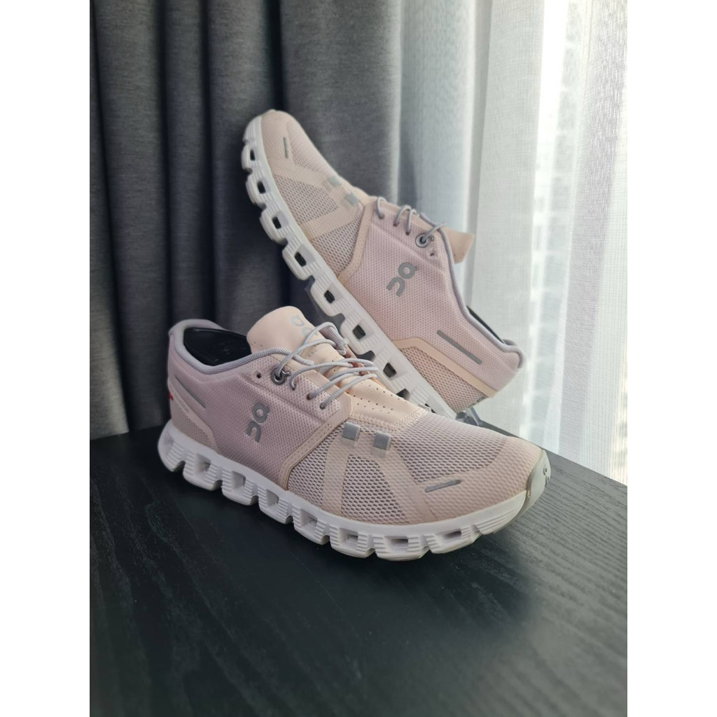 รองเท้ามือสองของแท้ On Cloud