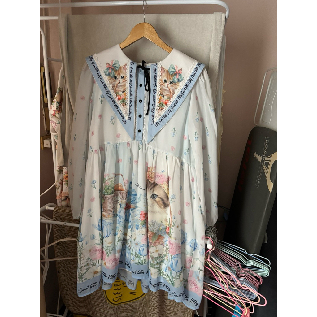 พร้อมส่ง L มือสอง เดรสผ้าชีฟองแมวฟ้า BLT brand