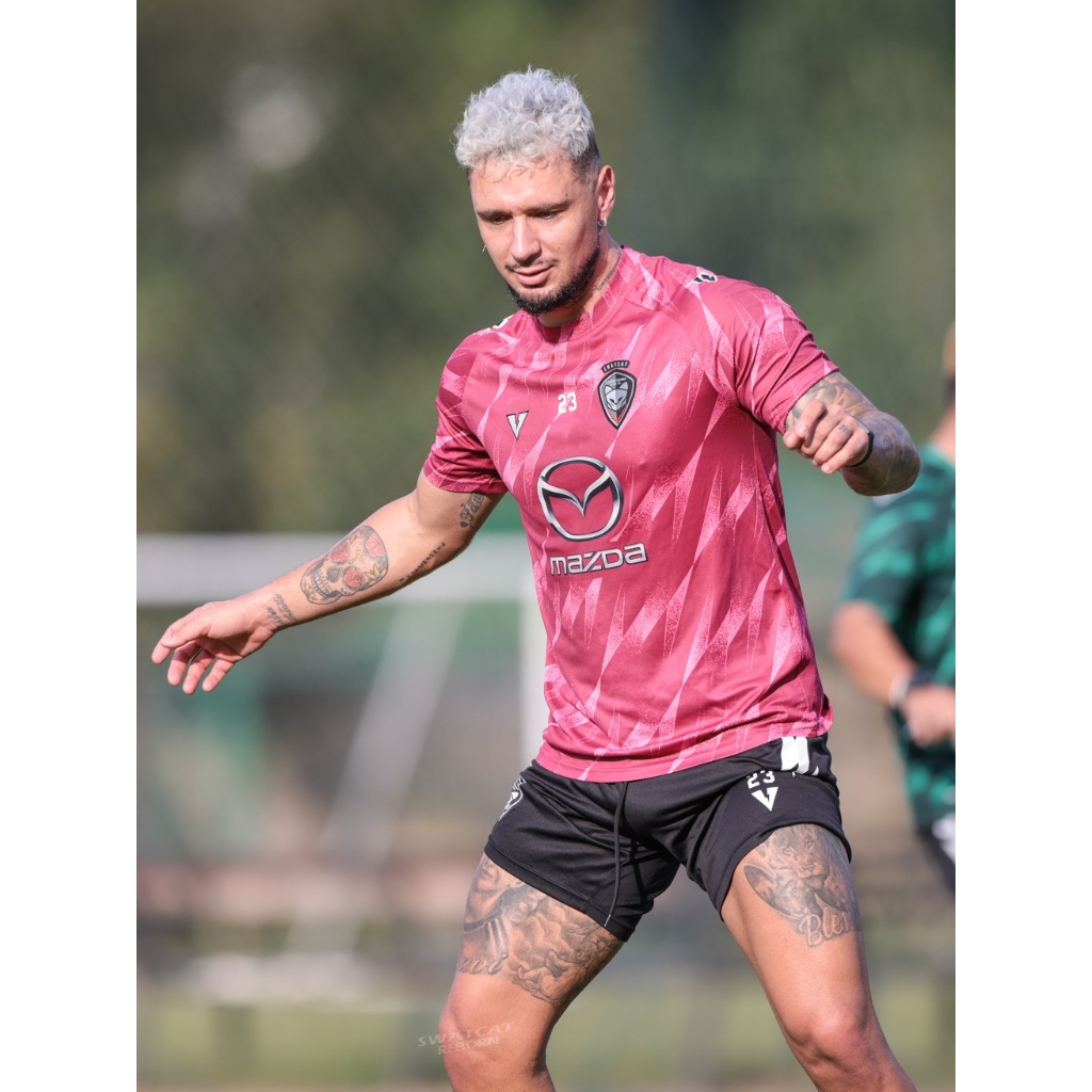 VOLT เสื้อซ้อม นครราชสีมา มาสด้า เอฟซี 2025/26 สีชมพู Vector Swatcat Training Shirts Pink