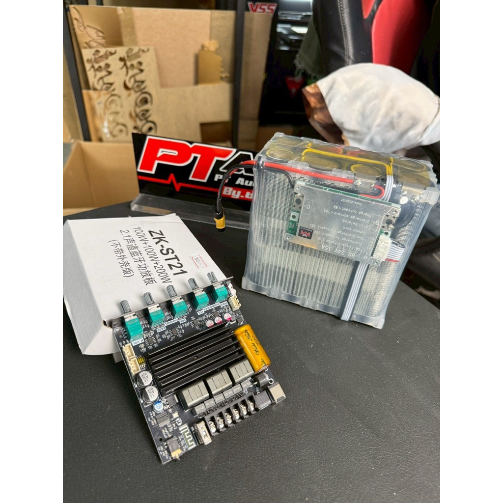 แอมป์ZK-ST21 400W พร้อมแบตเตอรี่ฟอตเฟต8S