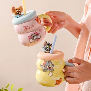 【ของแท้】Tom and Jerry แก้วรูปน้ำเต้ามีฝา แก้วการ์ตูนน่ารัก 530ml แถมหลอด กล่องสวยงาม ของขวัญวันหยุด ใช้ทุกวัน ส่งฟรี