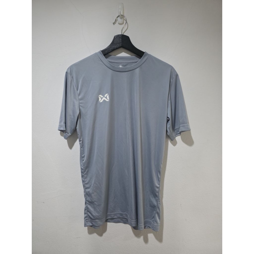 เสื้อกีฬา warrix ไซต์ L มือสอง ของแท้ สภาพดีมาก