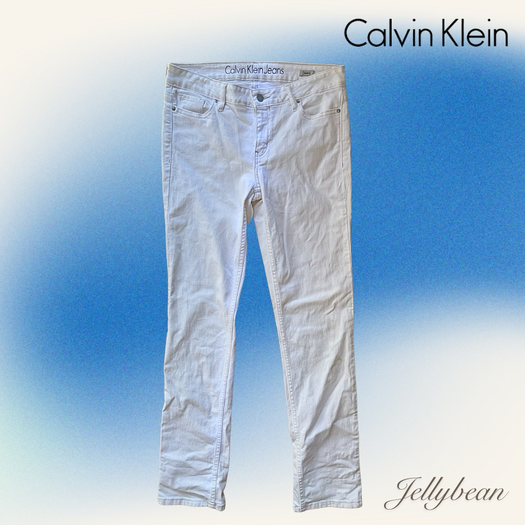 Calvin Klein Women's White Straight Leg Jeansมือสอง