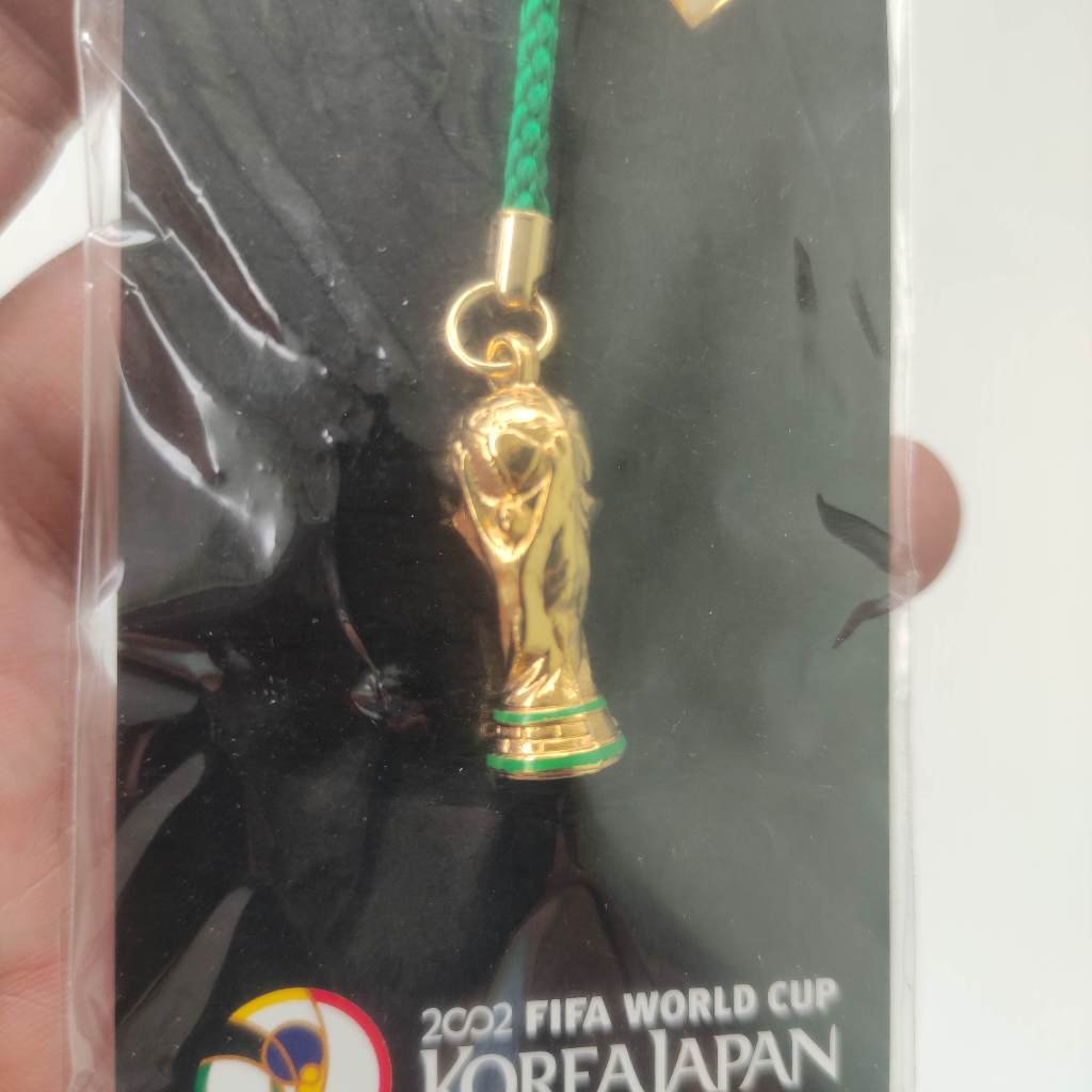 ฟุตบอลโลก KOREA JAPAN ปี 2002 พวงกุญแจ ถ้วยรางวัล FIFA World Cup โลหะ