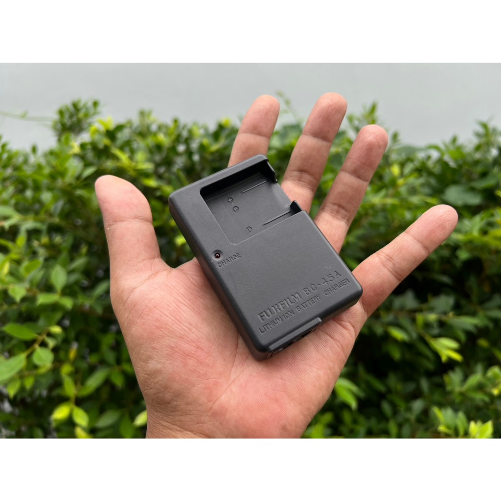 🔥 ร้านคนไทย 🔥 มือ 2 แท้ งานญี่ปุ่น 100% แท่นชาร์จ รางชาร์จ แบตเตอรี่ Fuji NP-45 / NP-45A / NP-45S (B