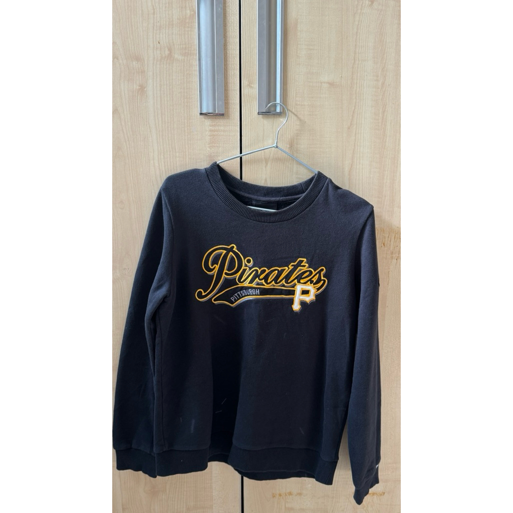 เสื้อกันหนาว MLB มือสอง