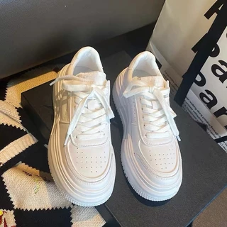 【พร้อมส่ง】รองเท้าผ้าใบสตรีทันสมัย รองเท้าลำลองของนักเรียน พื้นหนา เบาสบาย กันลื่น สไตล์เกาหลี