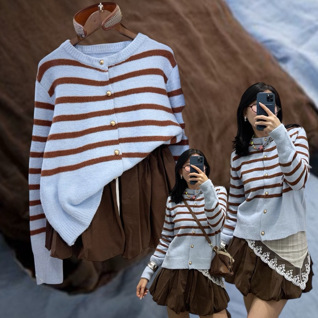 blue brown stripe cardigan.🩵🤎 cardigan แขนยาว เนื้อผ้าไหมพรม ขนนุ่มๆเลย ลายริ้วน้ำตาล แต่งกระดุมทองด้าน น่ารักมาก
