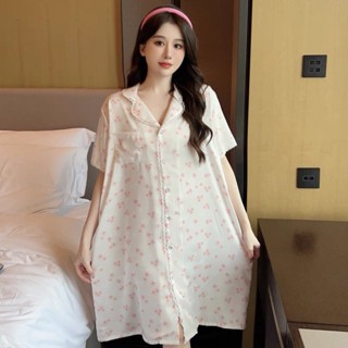 ชุดนอนสำหรับสตรีแขนสั้น แบบเสื้อคอปก สวมใส่ง่ายสบายไม่อึดอัด…