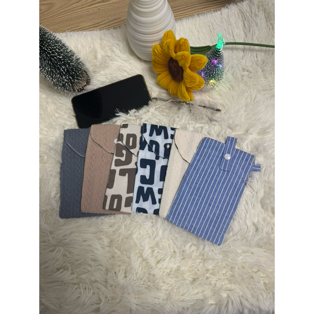 เป็นงานแฮนด์เมด กระเป๋าใส่แว่นตาใส่โทรศัพท์ได้ 11 × 17 ทรงสี่เหลี่ยมมีฝาปิด เป็นงานแฮนด์เมด – โปรปัง