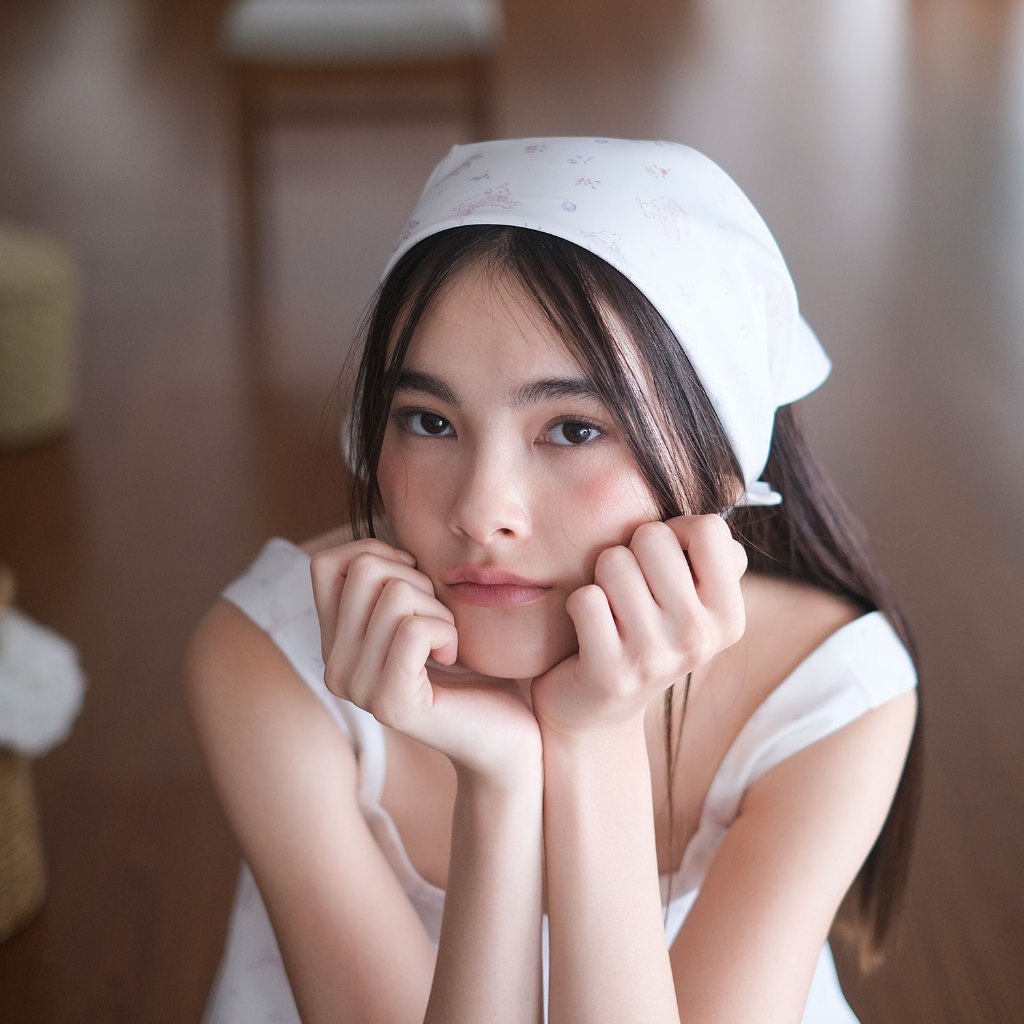 (PAPERS) Laundry Hour Headscarf