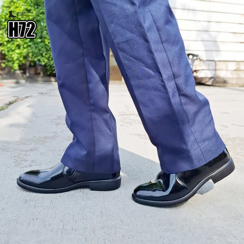 ฮาฟ รุ่น H72 หนังขัดมันเกรดพรีเมี่ยม พื้นยาง by Srichaigroup