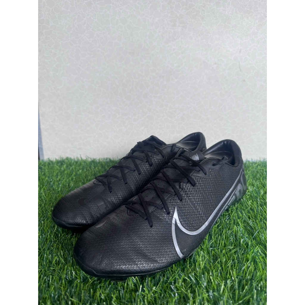 Nike รองเท้าฟุตบอลมือสอง 11US 29CM  800บาท