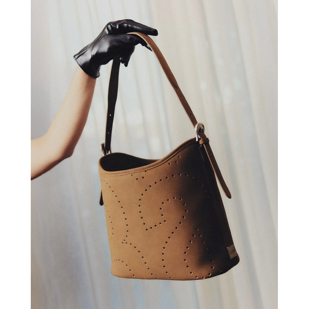 [คอลใหม่3สีล่าสุด]ใช้โค้ดลด 20-30% Rally Loop Bag กระเป๋าทรง Hobo ตัดเย็บจากหนังที่ให้สัมผัส Soft & Slouchy - รูปที่ 7