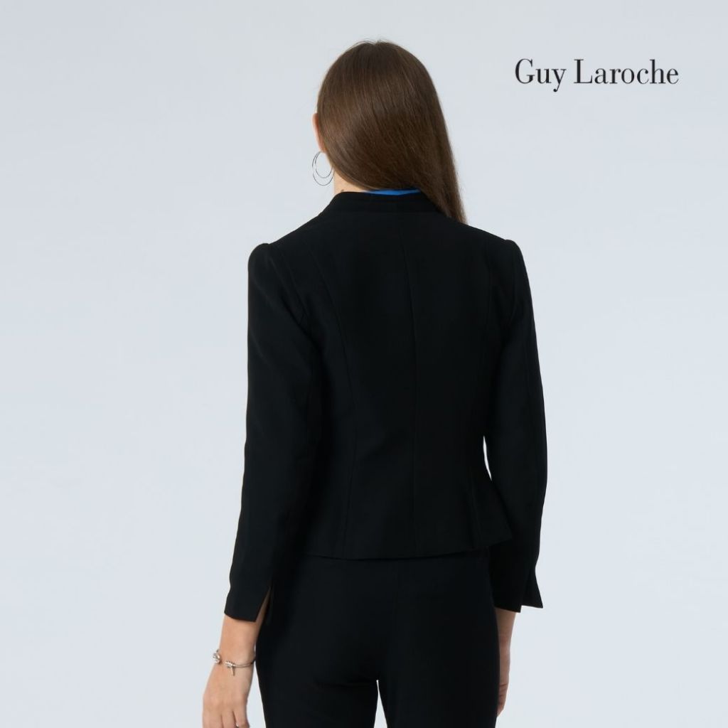 Guy Laroche แจ็คเก็ตทำงานผู้หญิง คอวี เข้ารูป แขนยาว ทรงครอป สีดำ G9R2BL - รูปที่ 2