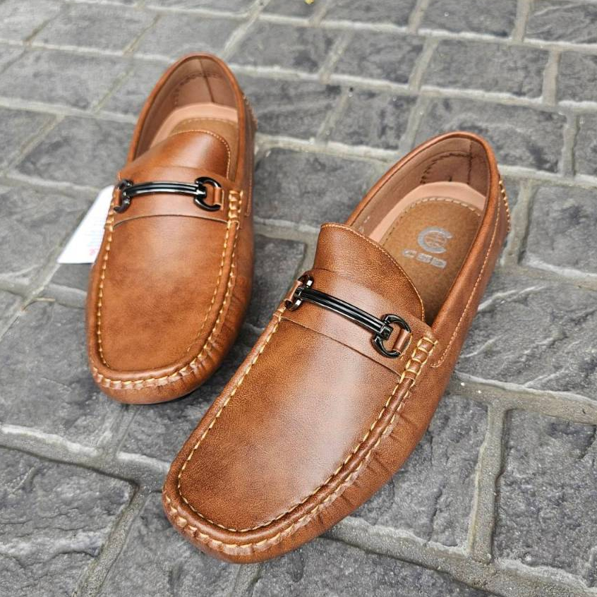 CSB รองเท้าลำลอง CM204 รองเท้าทำงานผู้ชาย หน้าเท้าแต่งเข็มขัด